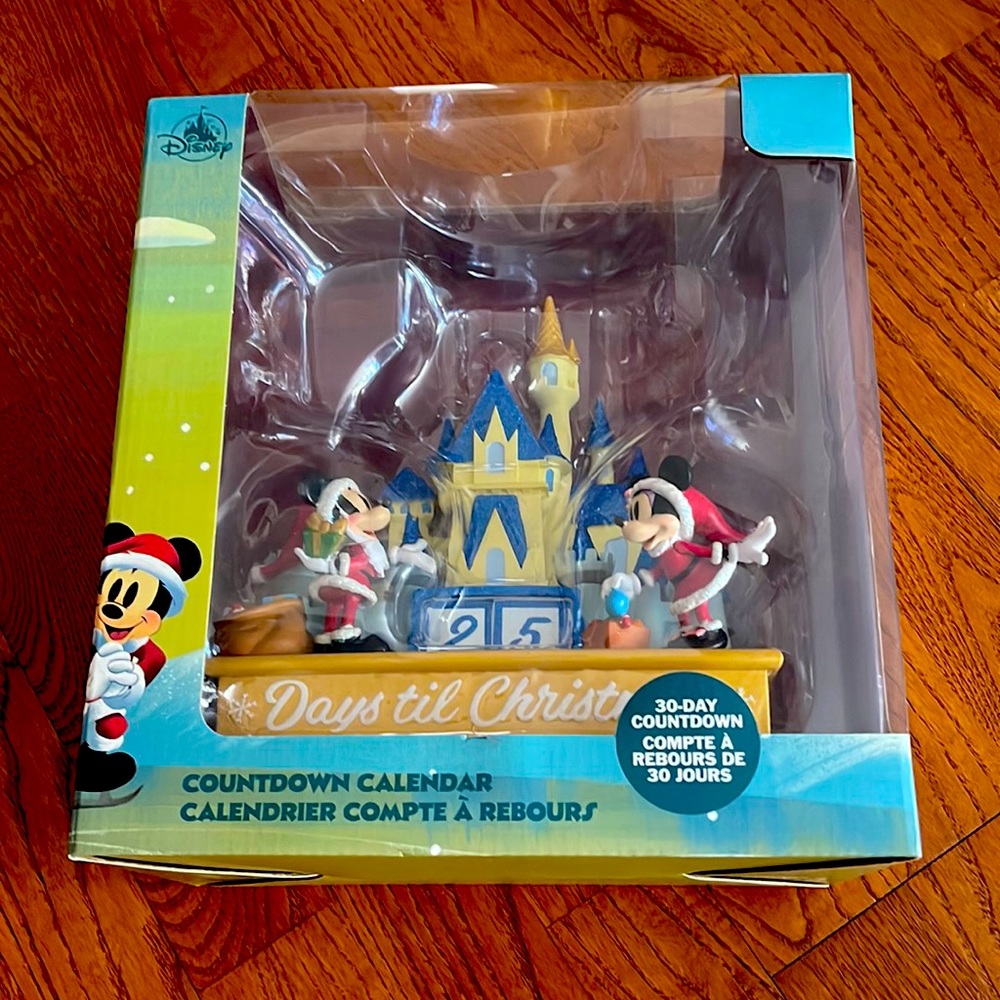 Disney Christmas Countdown Calendar - Mickey & Minnie Christmas Decor